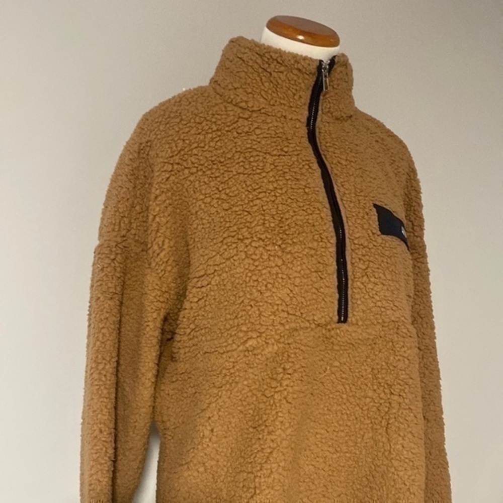 Crescent Fleece - Picture 3 of 5